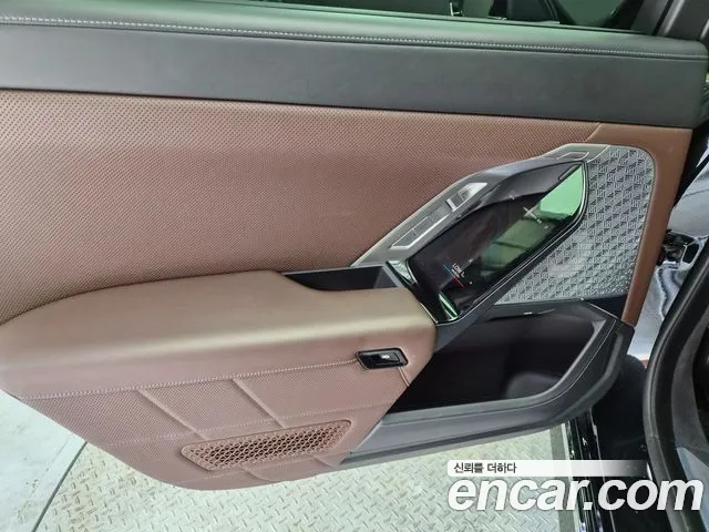 BMW i7 — Фото автомобиля 19