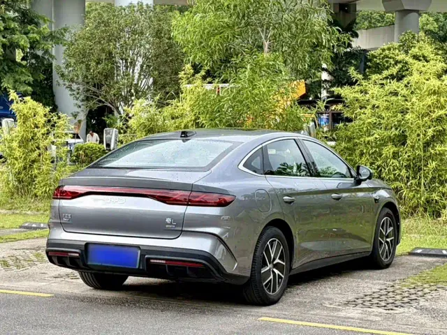 BYD Qin L — Фото автомобиля 10