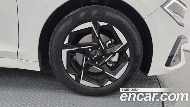 Kia K5 Новый K5 3 поколение 2.0 LPi(Для проката) — Фото автомобиля 21