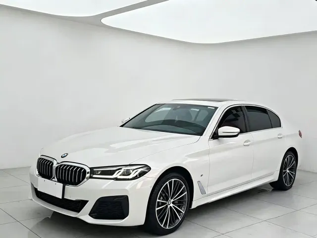 Фотография автомобиля — BMW 5 Series