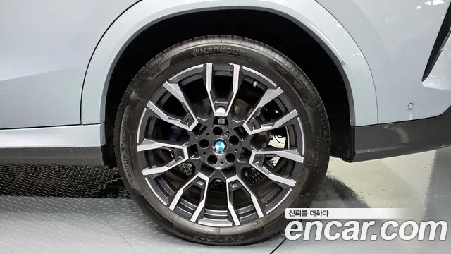 BMW X6 xDrive40i M Sport — Фото автомобиля 19
