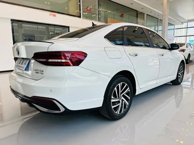 Volkswagen Lavida — Фото автомобиля 4