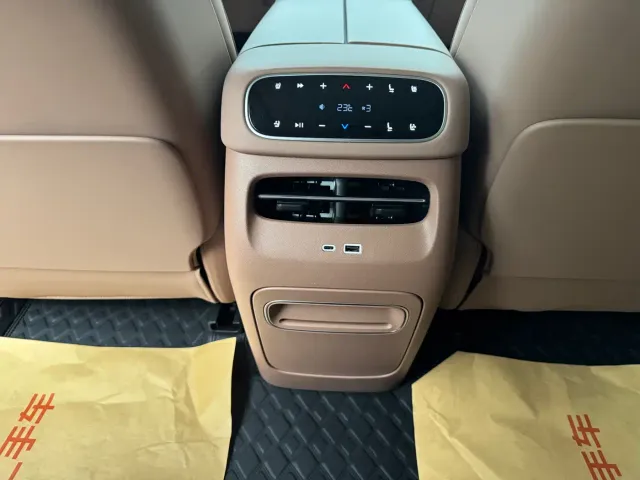 Leapmotor C11 — Фото автомобиля 20