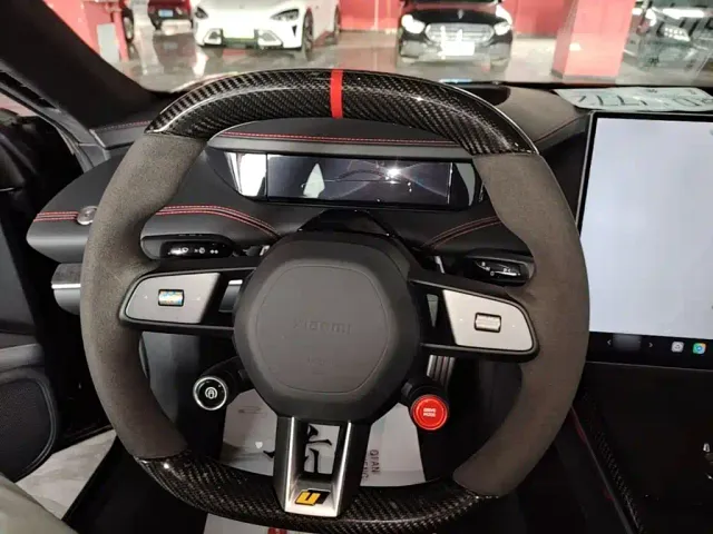 Xiaomi SU7 Ultra — Фото автомобиля 10
