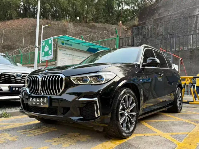 Фотография автомобиля — BMW X5