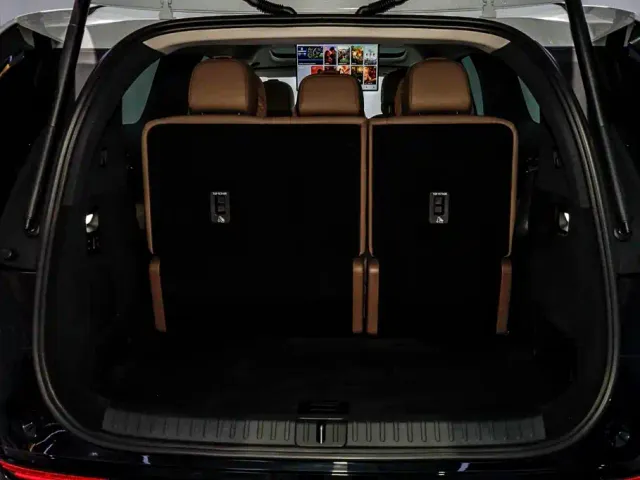 Li Auto MEGA — Фото автомобиля 7
