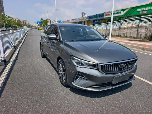 Geely Emgrand — Фото автомобиля 3