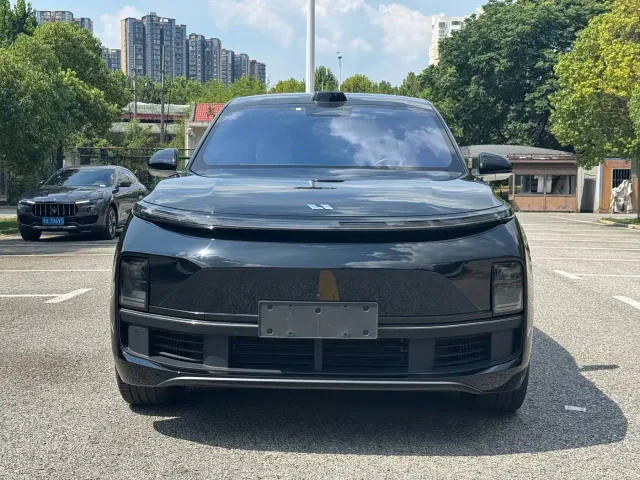 Li Auto L9 — Фото автомобиля 2