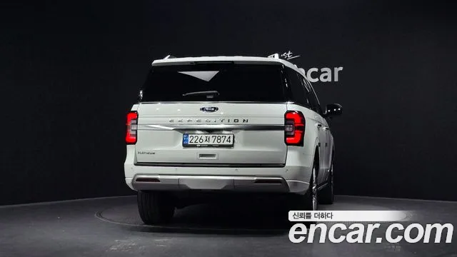Ford Expedition — Фото автомобиля 4