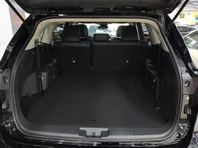 Toyota Highlander — Фото автомобиля 18