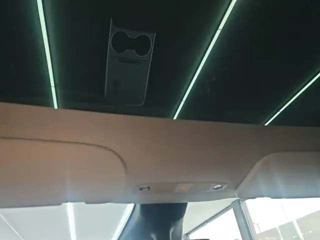 Tesla Model Y — Фото автомобиля 17