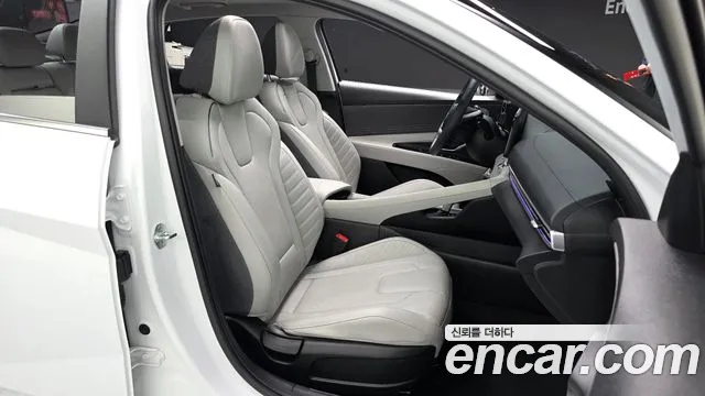 Hyundai AVANTE Avante (CN7) — Фото автомобиля 11