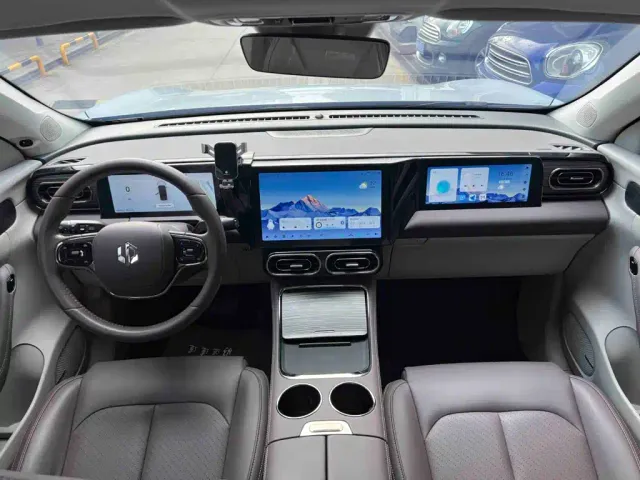 Leapmotor C11 — Фото автомобиля 6