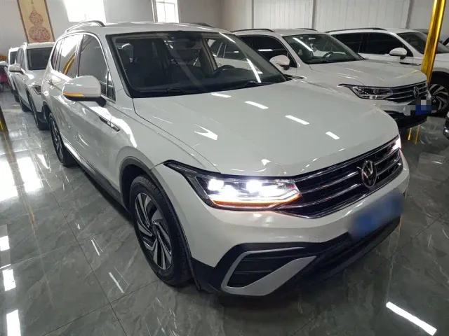 Volkswagen Tiguan L — Фото автомобиля 22