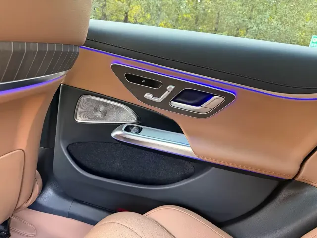 Mercedes-Benz E-Class — Фото автомобиля 12