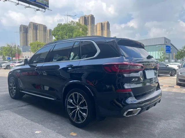 BMW X5 — Фото автомобиля 12