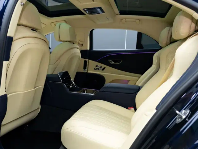 Bentley Flying Spur — Фото автомобиля 14