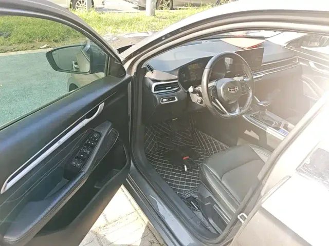 Geely Emgrand — Фото автомобиля 15