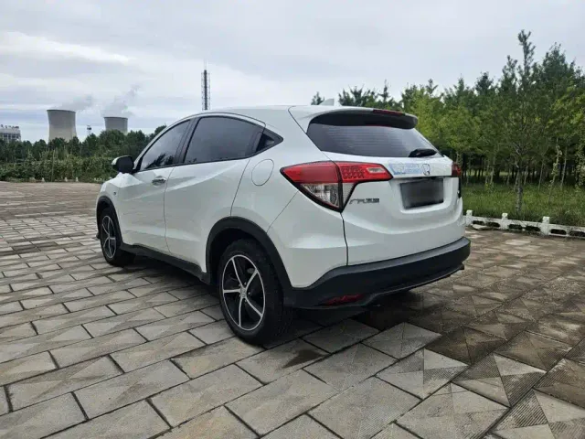 Honda Vezel — Фото автомобиля 4