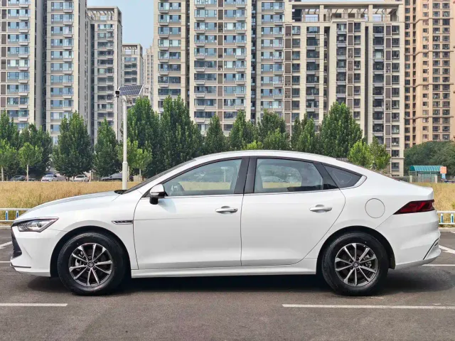 BYD Qin PLUS — Фото автомобиля 2