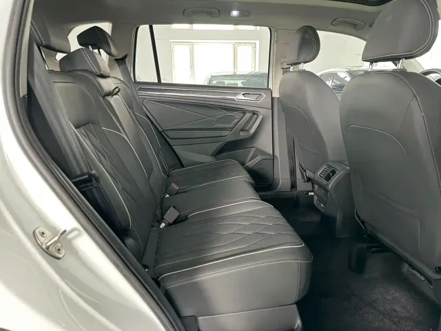 Volkswagen Tiguan L — Фото автомобиля 9