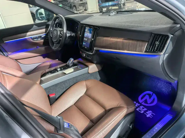 Volvo V90 — Фото автомобиля 20