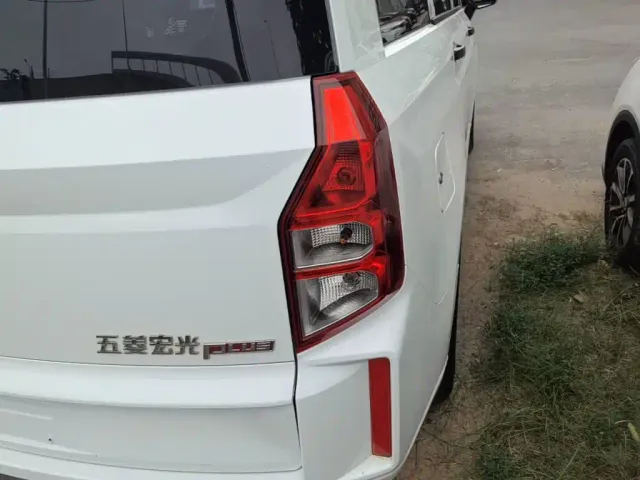 Wuling Hongguang Plus — Фото автомобиля 7