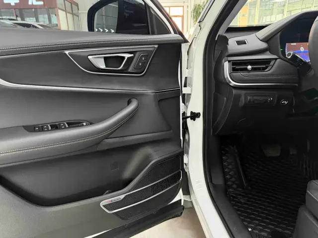 Chery Tiggo 8 — Фото автомобиля 9