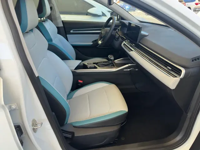 Geely Emgrand — Фото автомобиля 12