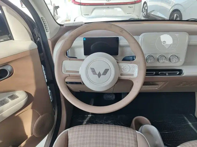 Wuling Hongguang Mini EV — Фото автомобиля 10