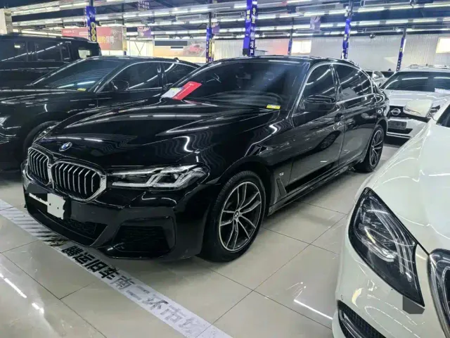 Фотография автомобиля — BMW 5 Series