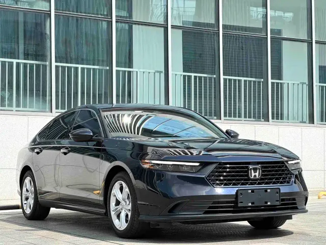 Honda Accord — Фото автомобиля 3