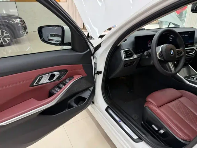 BMW 3 Series — Фото автомобиля 8