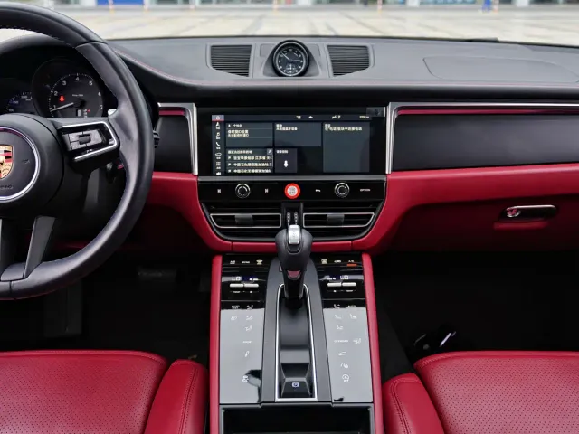 Porsche Macan — Фото автомобиля 12