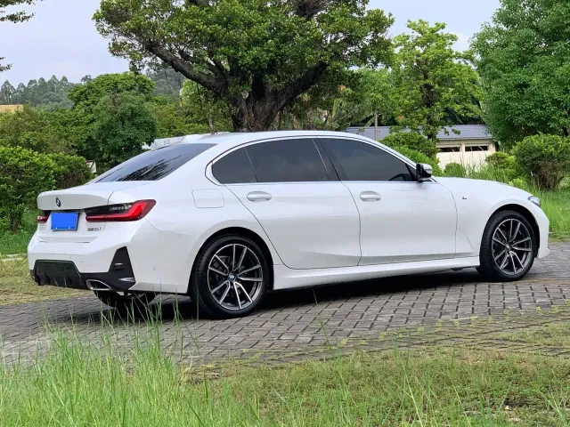 BMW 3 Series — Фото автомобиля 6