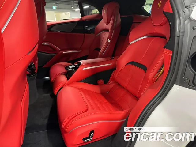 Ferrari Purosangue — Фото автомобиля 12