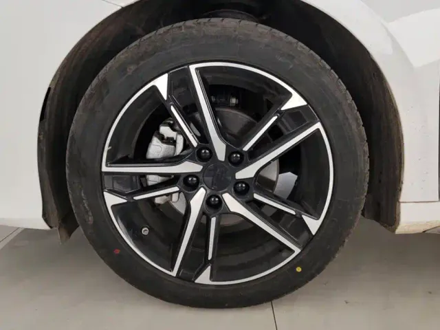 Geely Binrui — Фото автомобиля 6