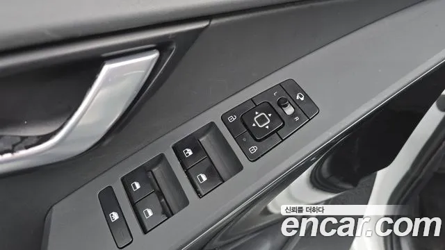 Kia Niro New — Фото автомобиля 25