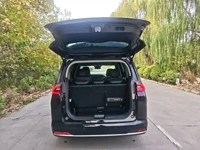 GAC Trumpchi M6 — Фото автомобиля 18