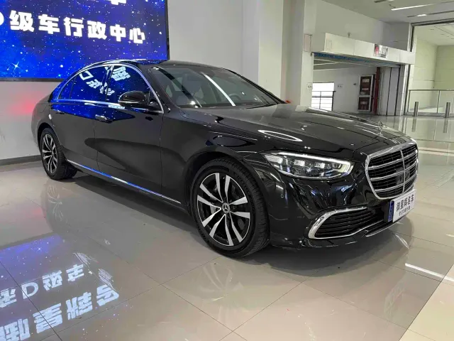 Mercedes-Benz S-Class — Фото автомобиля 3