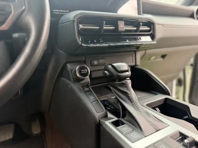 Toyota Prado — Фото автомобиля 8