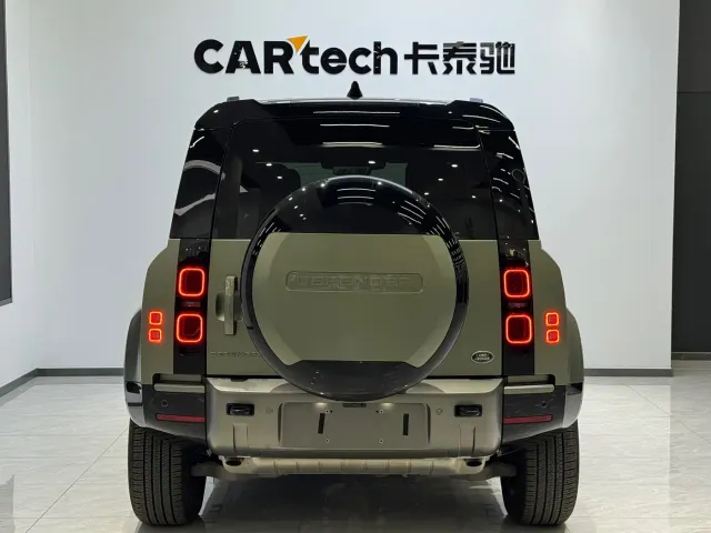 Land Rover Defender — Фото автомобиля 4