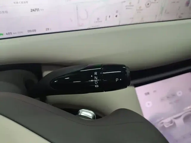 IM Motors LS6 — Фото автомобиля 12