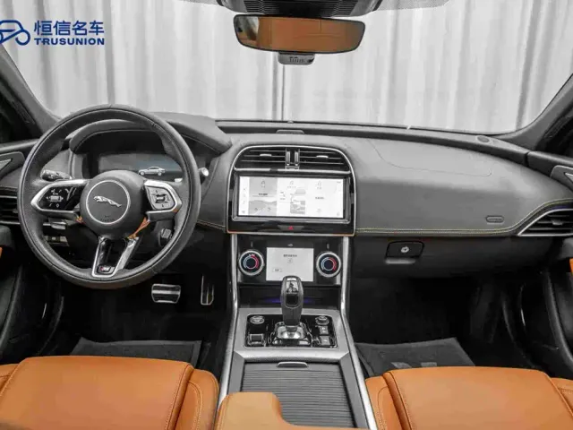 Jaguar XEL — Фото автомобиля 13