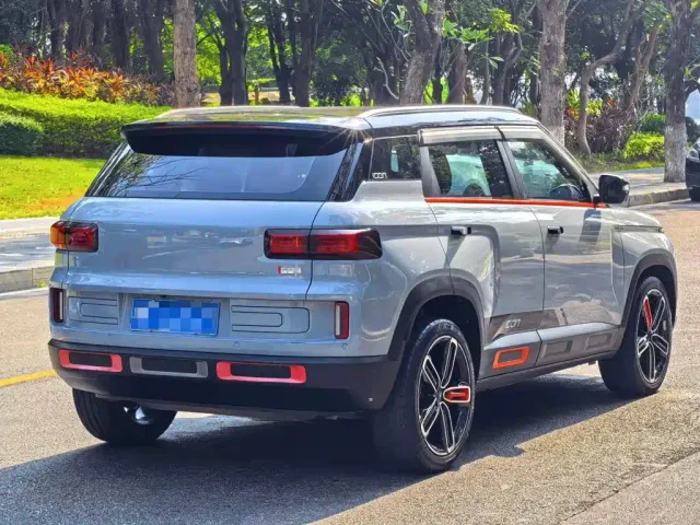 Geely ICON — Фото автомобиля 5