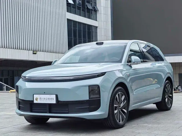 Li Auto L6 — Фото автомобиля 2