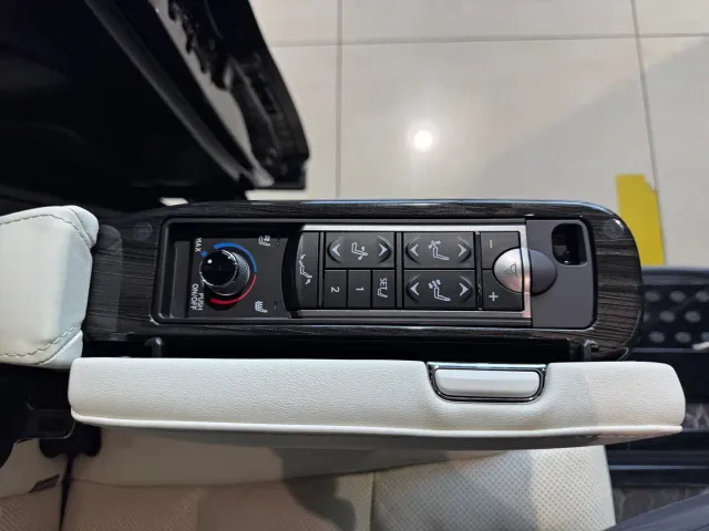 Lexus LM — Фото автомобиля 27