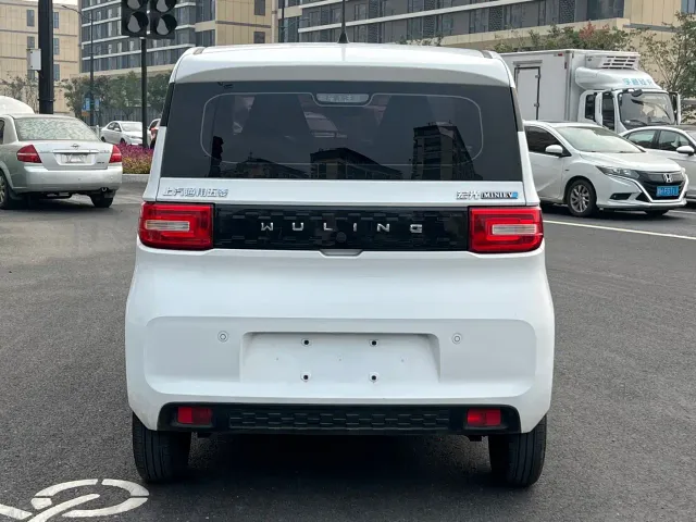 Wuling Hongguang Mini EV — Фото автомобиля 6