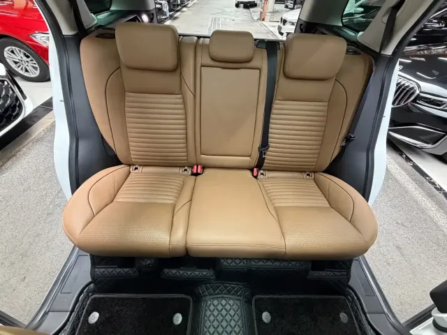 Land Rover Discovery Sport — Фото автомобиля 25