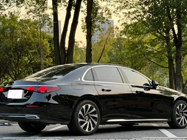 Mercedes-Benz E-Class — Фото автомобиля 7